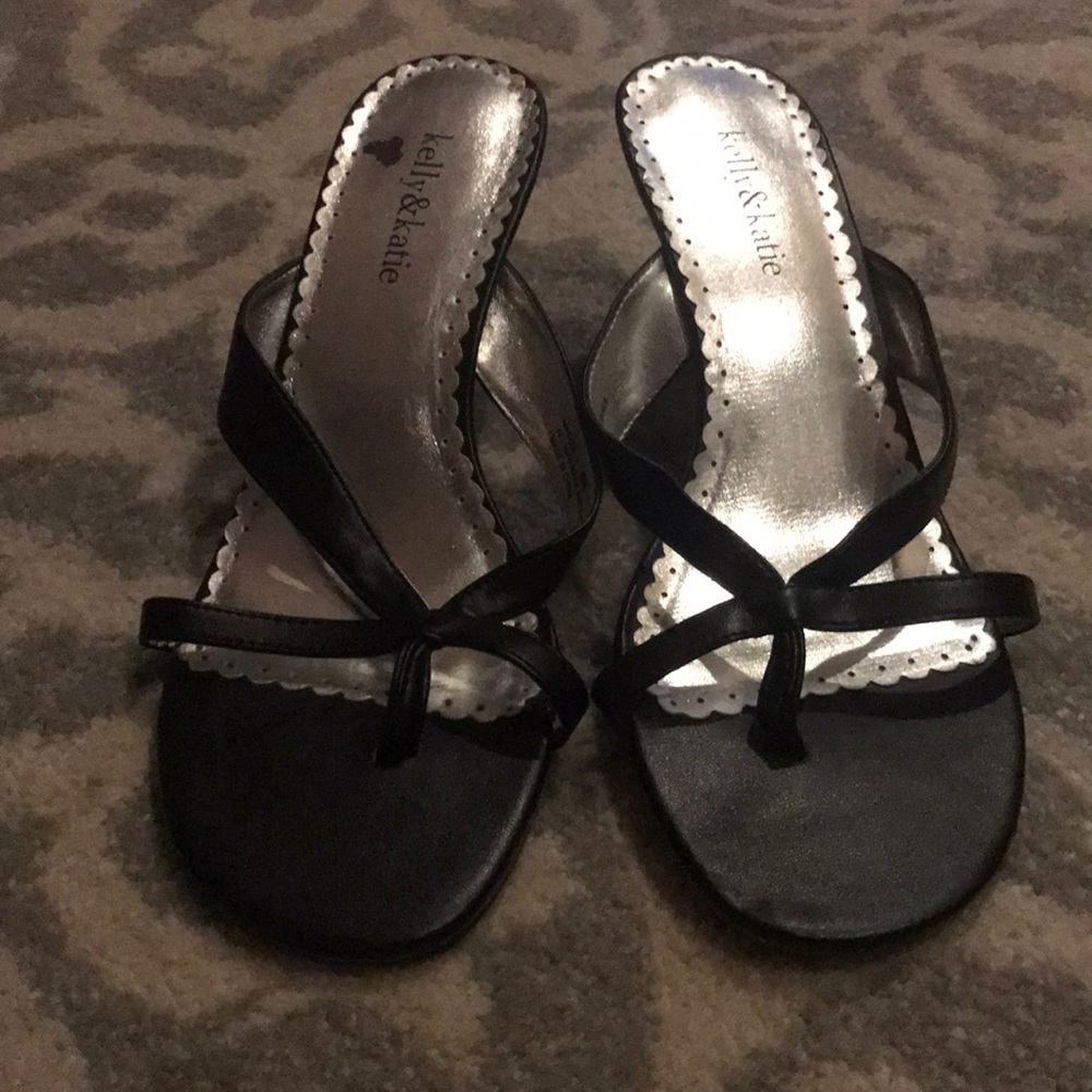 Black straps short heels